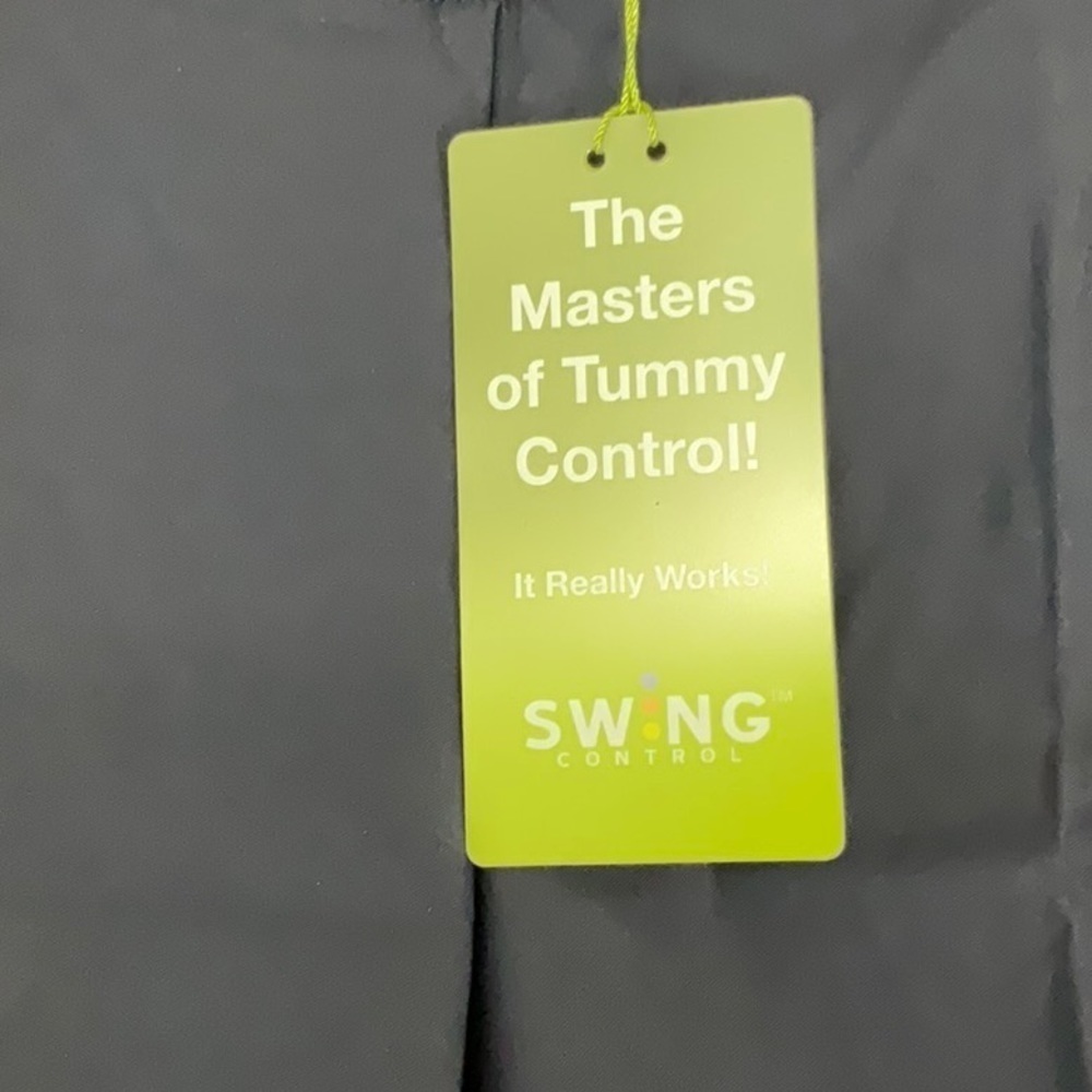 Swing Control Ladies 18" Basic Core Golf Shorts N… - image 2